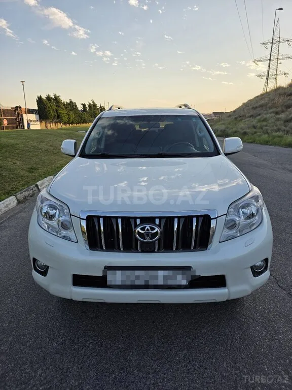 Toyota Land Cruiser Prado — foto 1/4