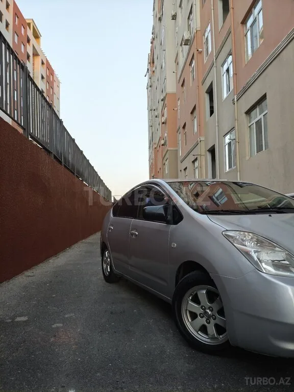 Toyota Prius — foto 2/4