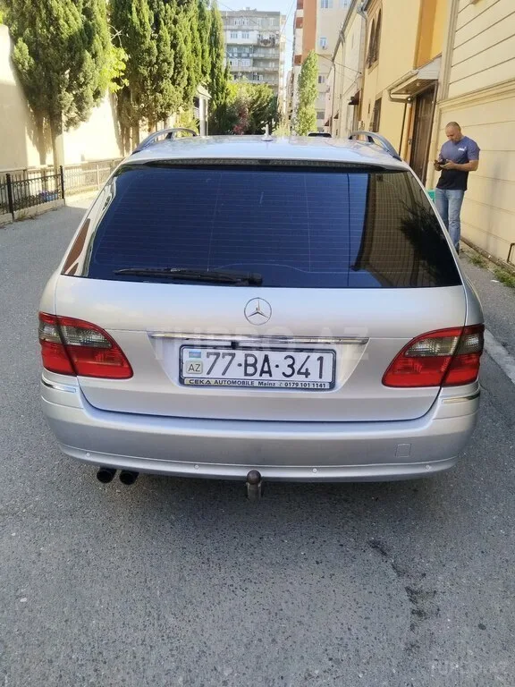 Mercedes E 220 — foto 4/4