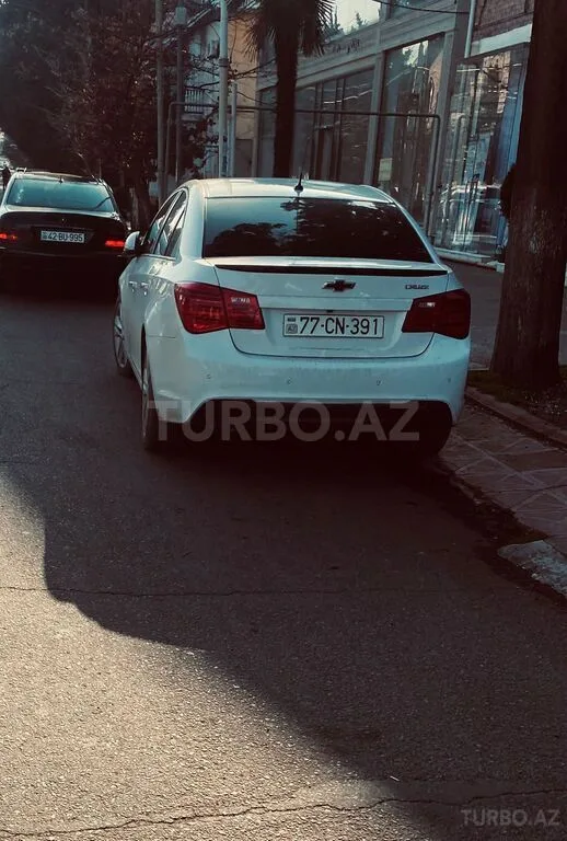 Chevrolet Cruze — foto 3/4