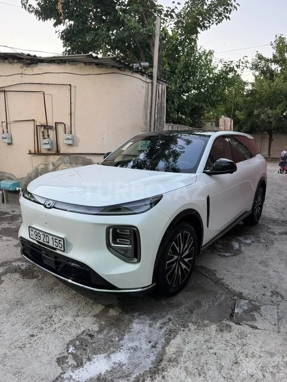 Changan Qiyuan Q07 — foto 3/4