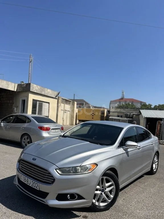 Ford Fusion (North America) — foto 1/4
