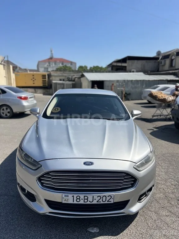 Ford Fusion (North America) — foto 3/4