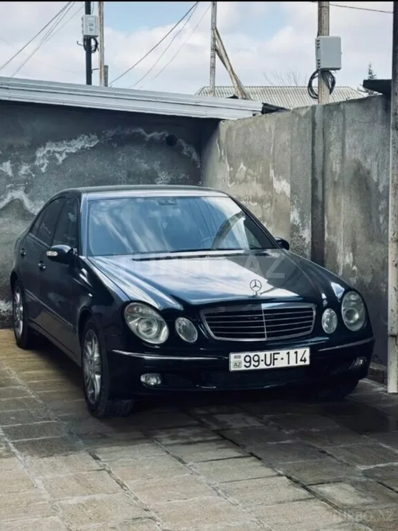 Mercedes E 220 — foto 1/4
