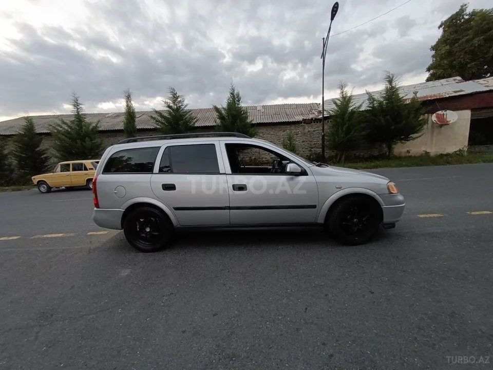 Opel Astra — foto 3/4