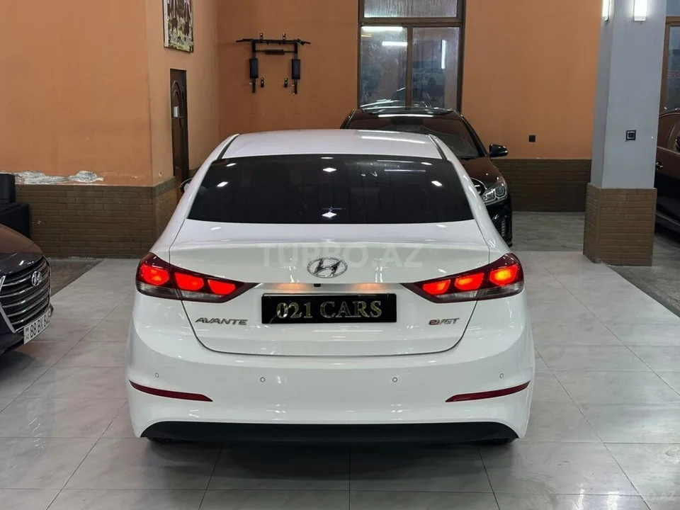 Hyundai Avante — foto 3/4