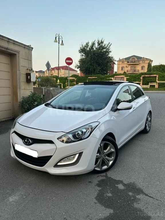 Hyundai i30 — foto 1/4