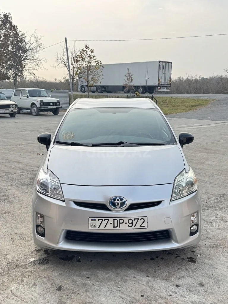 Toyota Prius — foto 1/4