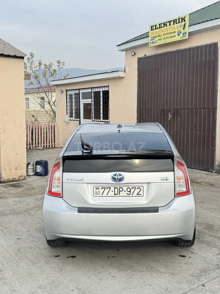 Toyota Prius — foto 3/4
