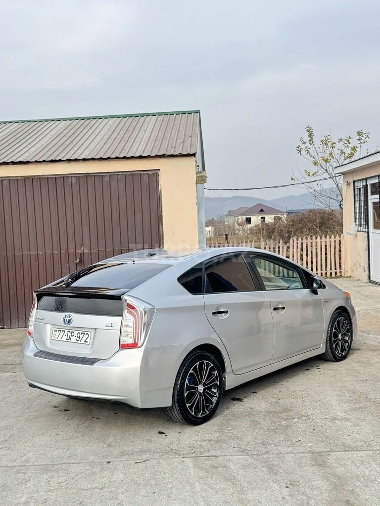 Toyota Prius — foto 4/4