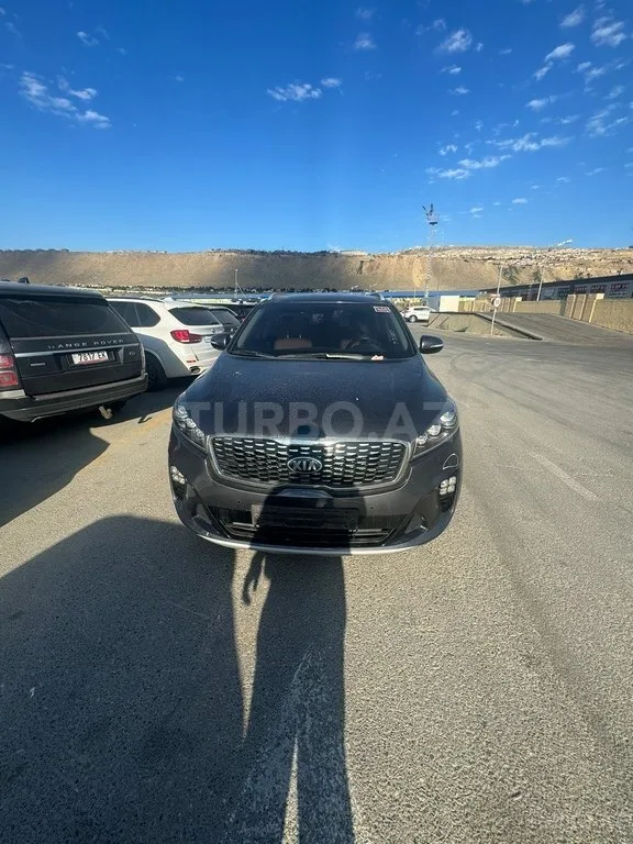 Kia Sorento — foto 1/4