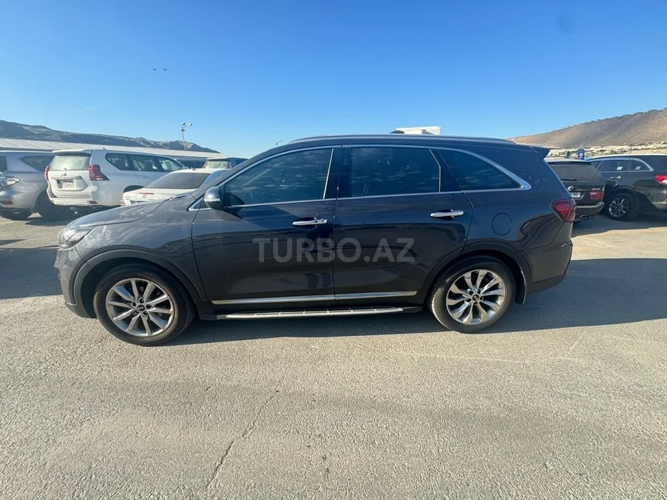Kia Sorento — foto 2/4