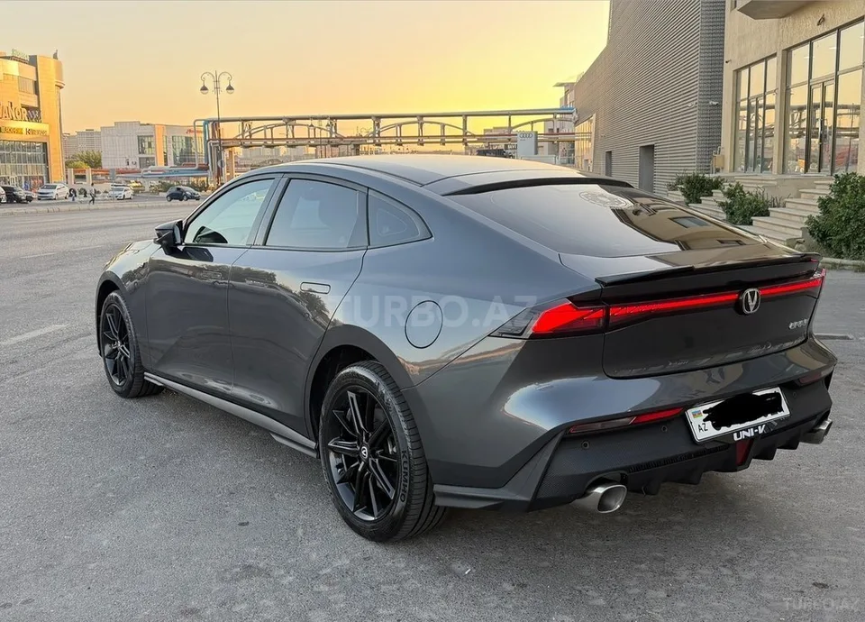 Changan Uni-V iDD — foto 4/4
