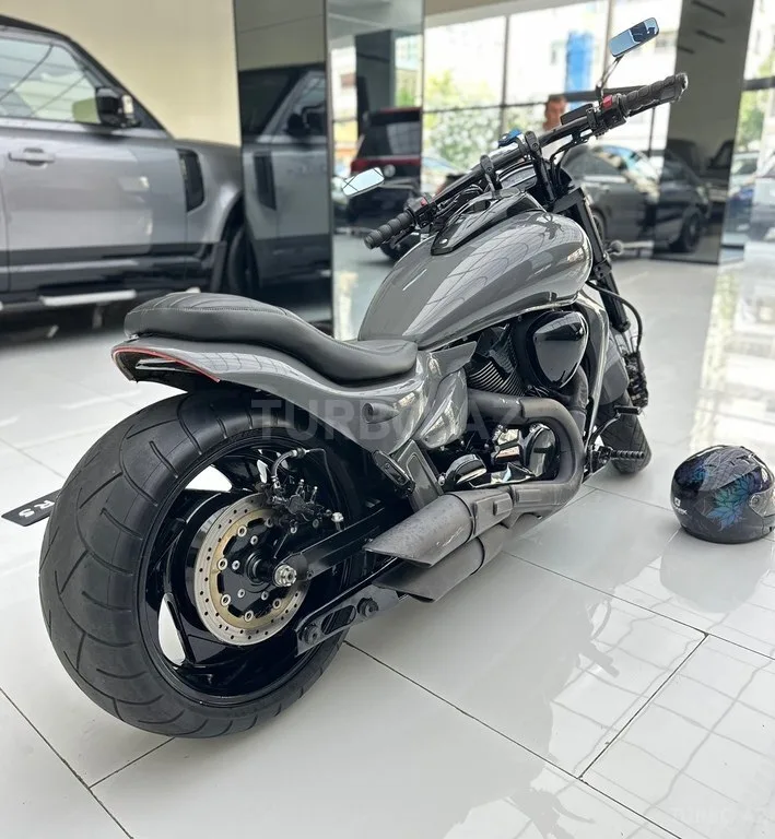 Suzuki Intruder M1800R — foto 2/4