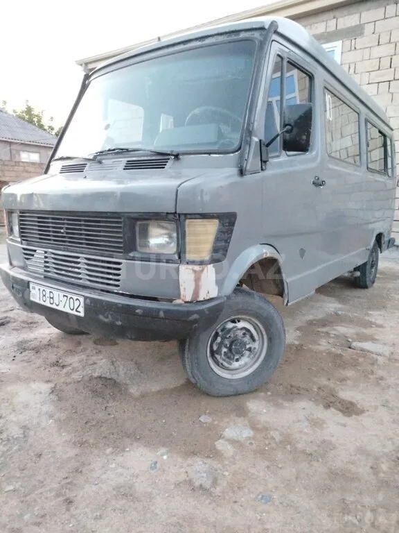 Mercedes 208 D — foto 4/4
