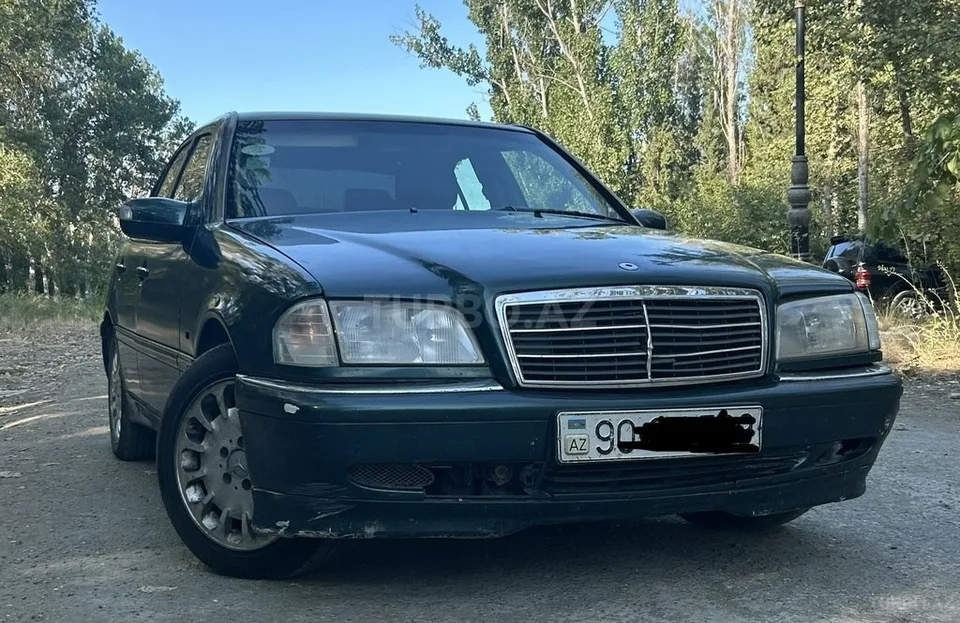 Mercedes C 230 — foto 1/4