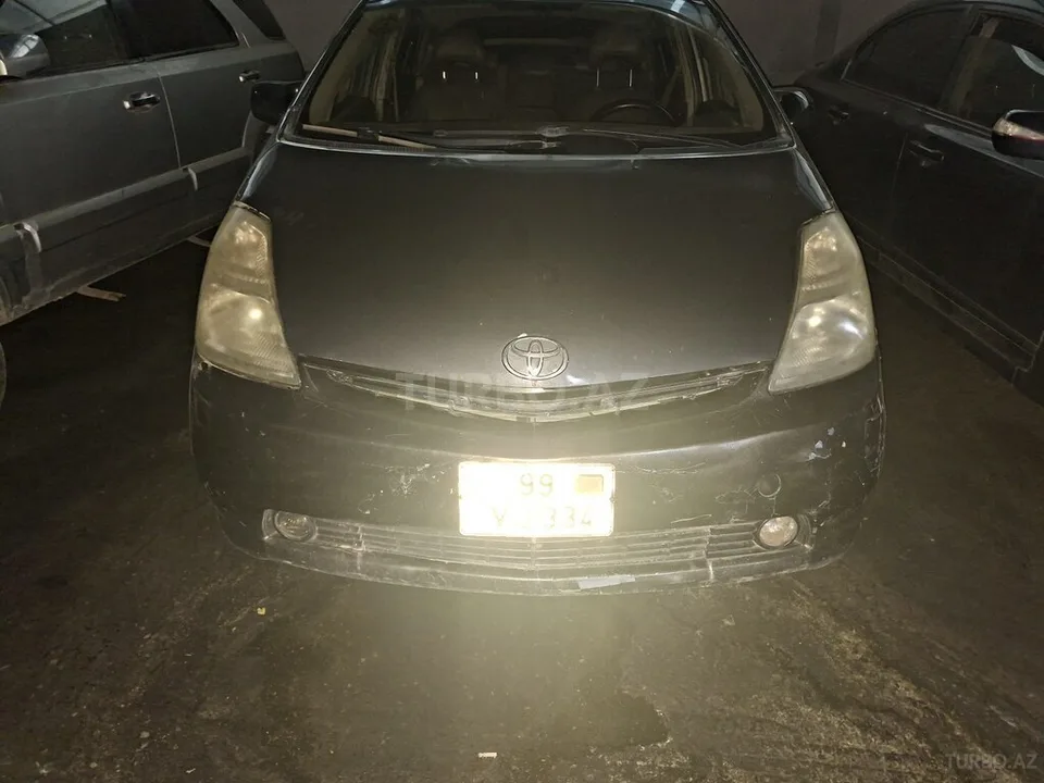 Toyota Prius — foto 1/4