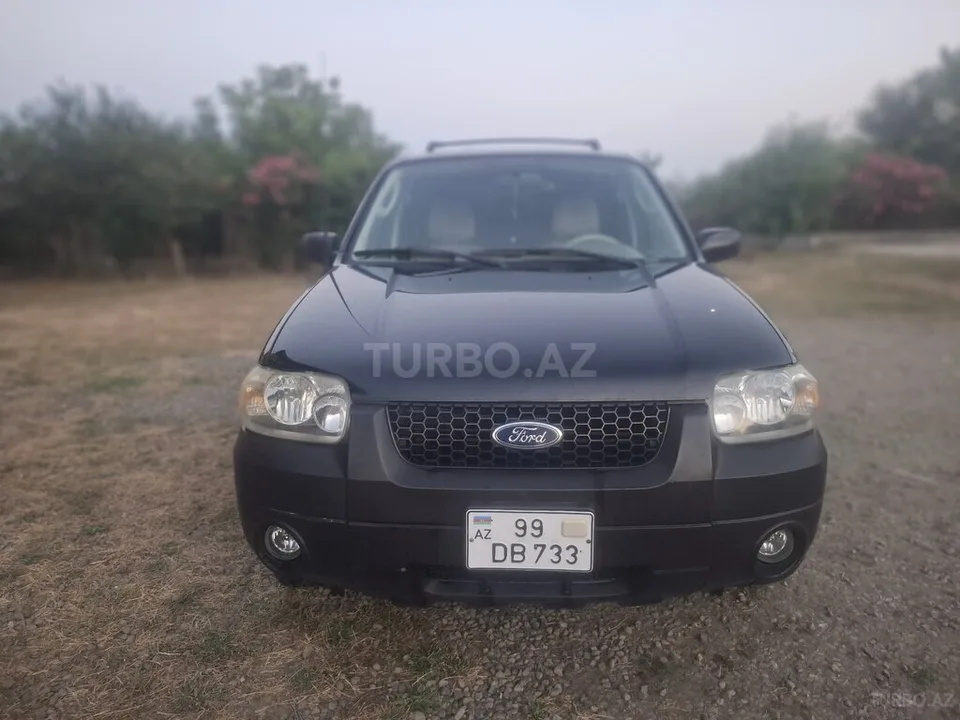 Ford Escape — foto 1/4
