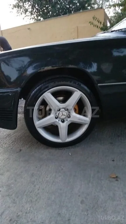 Mercedes E 200 — foto 4/4