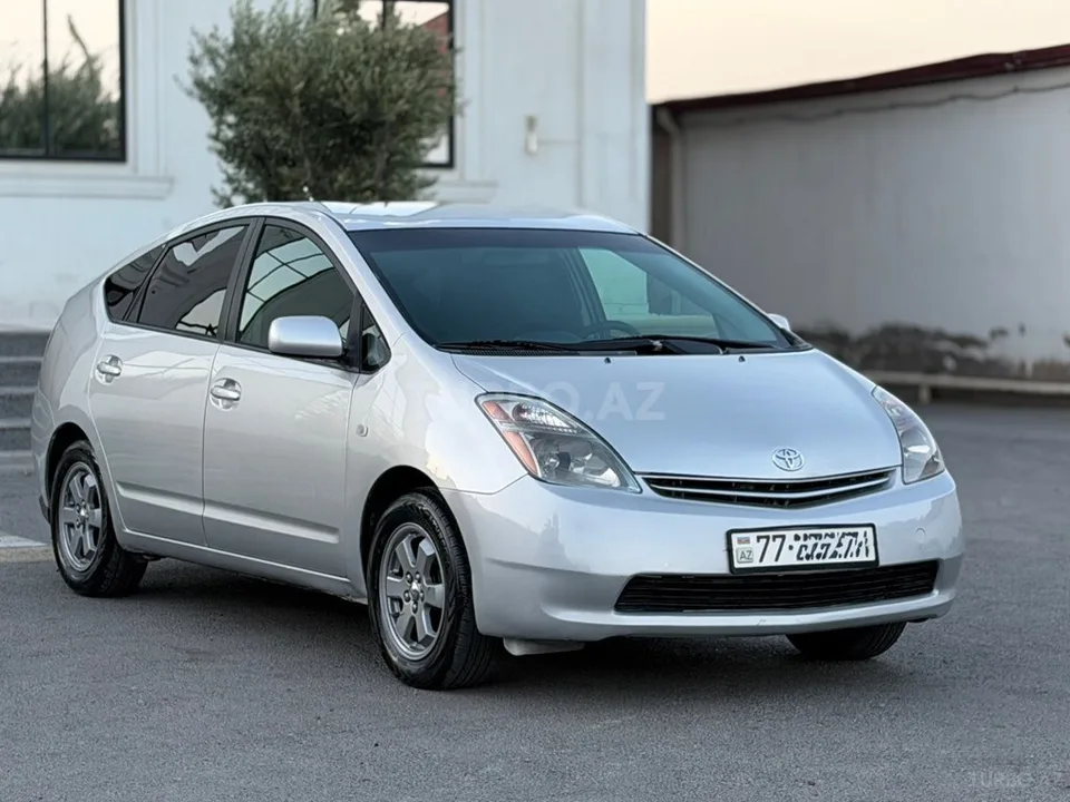 Toyota Prius — фото 2/4