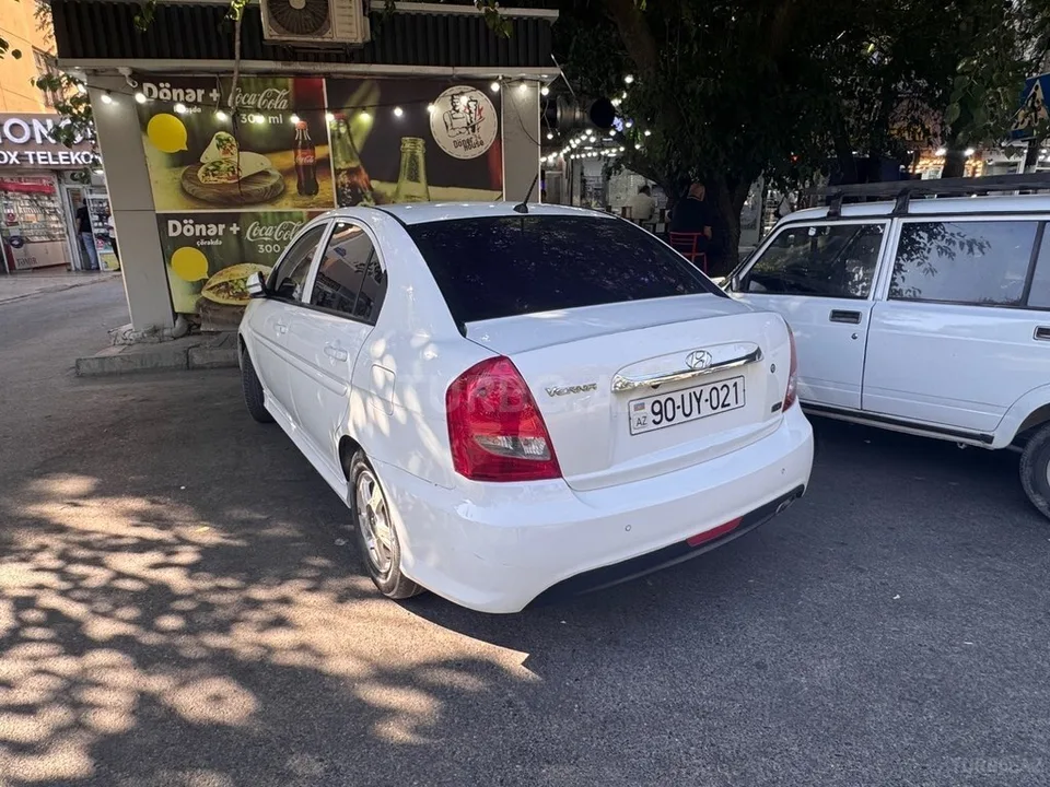 Hyundai Verna — foto 2/4
