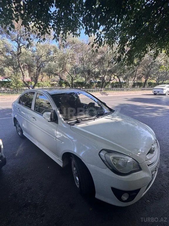 Hyundai Verna — foto 3/4