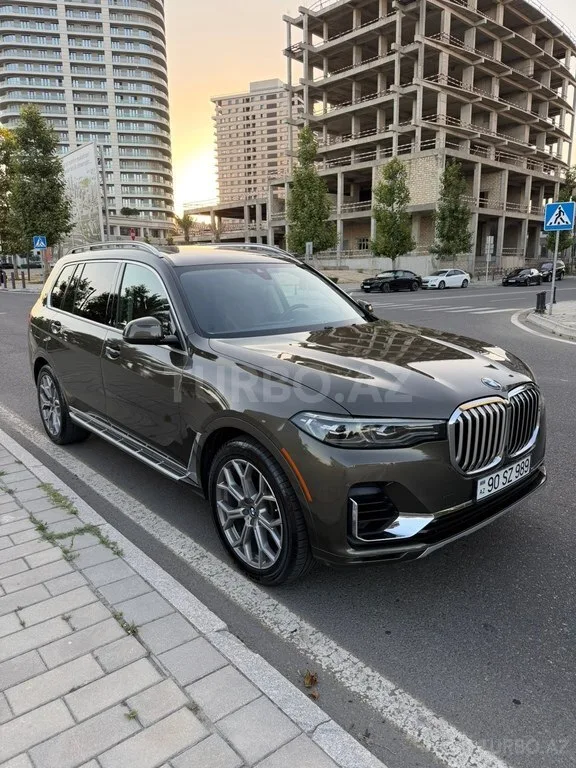 BMW X7 — foto 2/4