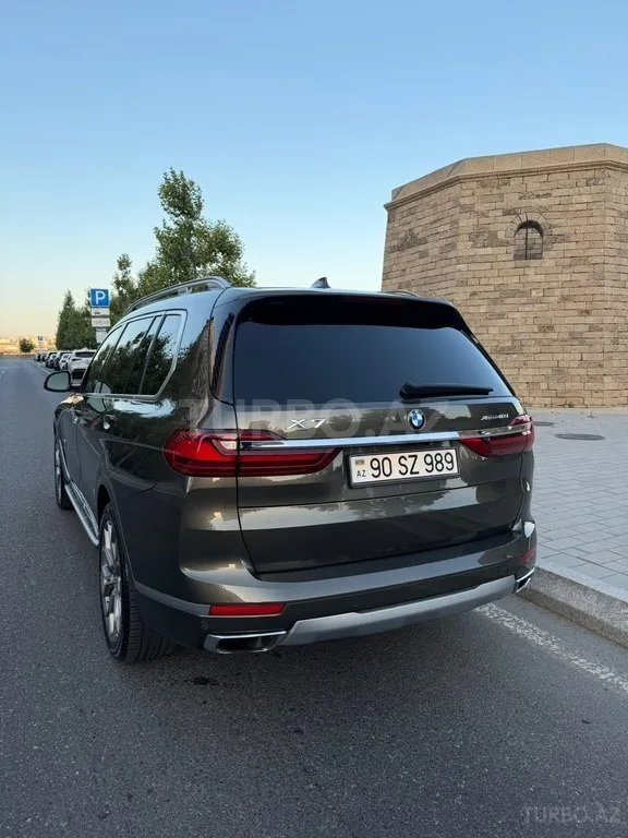 BMW X7 — foto 4/4