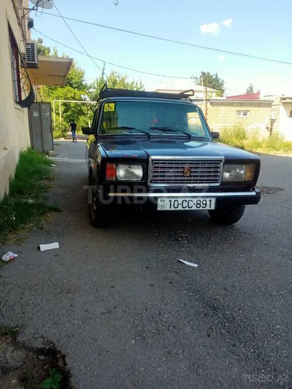 LADA (VAZ) 2107 — foto 1/4