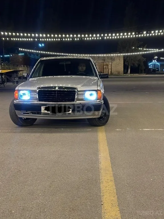 Mercedes 190 — foto 1/4