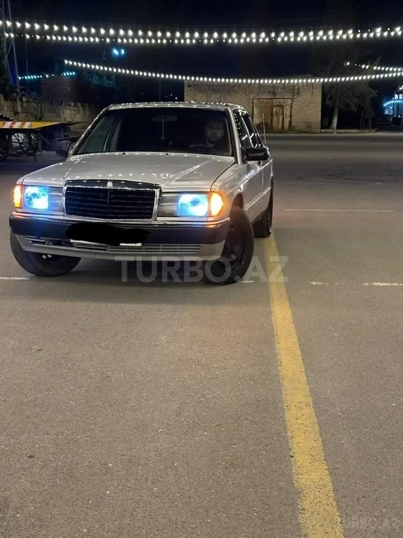 Mercedes 190 — foto 2/4