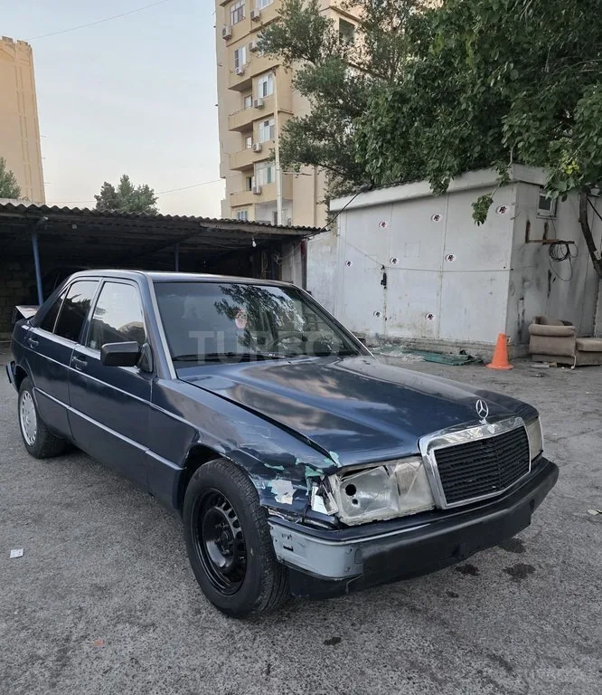 Mercedes 190 — foto 1/4