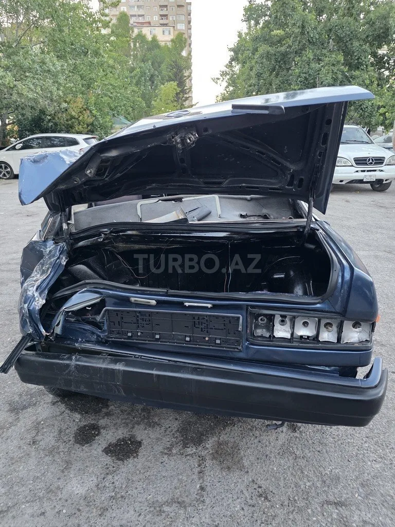 Mercedes 190 — foto 2/4