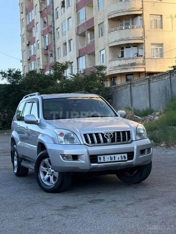 Toyota Land Cruiser Prado — foto 1/4