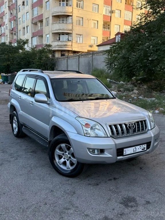 Toyota Land Cruiser Prado — foto 3/4