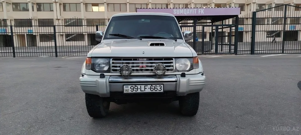 Mitsubishi Pajero — foto 1/4