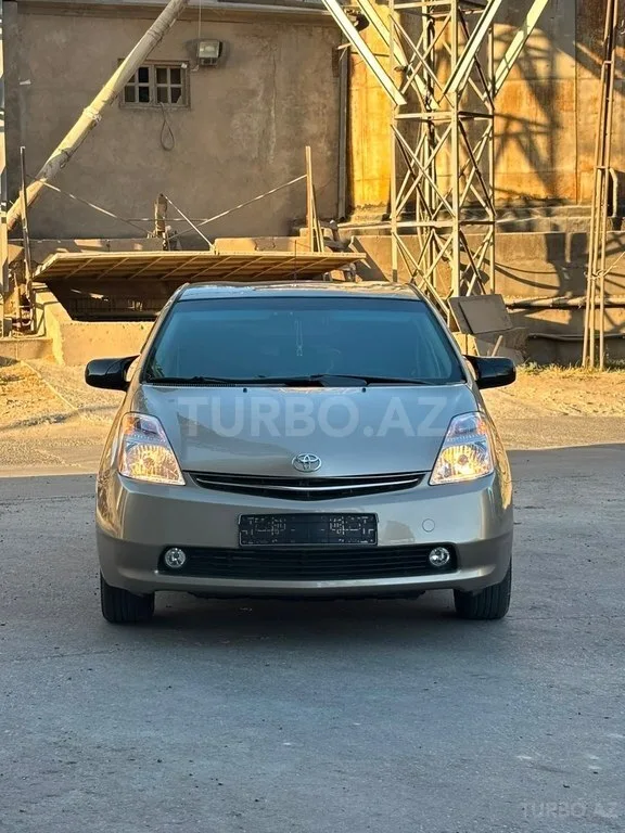 Toyota Prius — фото 2/4