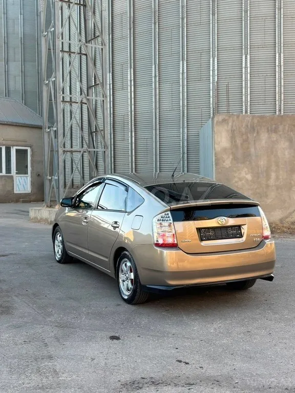 Toyota Prius — фото 4/4