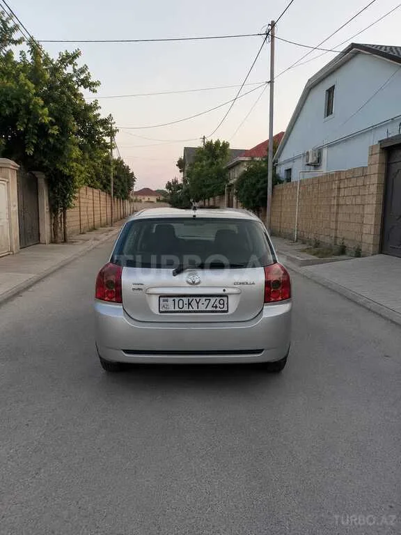 Toyota Corolla — foto 2/4