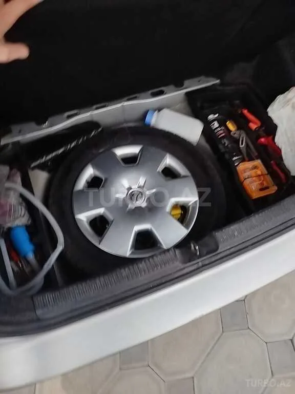 Toyota Corolla — foto 3/4