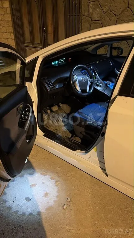 Toyota Prius — foto 4/4