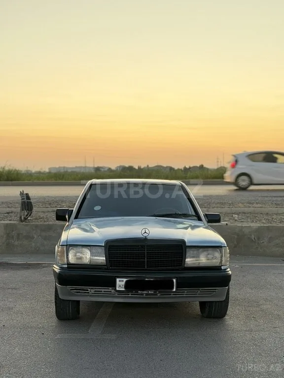 Mercedes 190 — foto 1/4