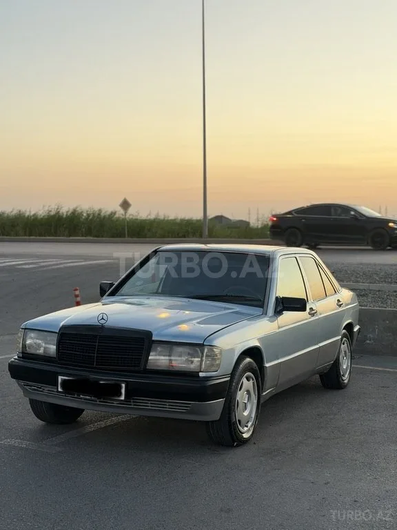 Mercedes 190 — foto 3/4
