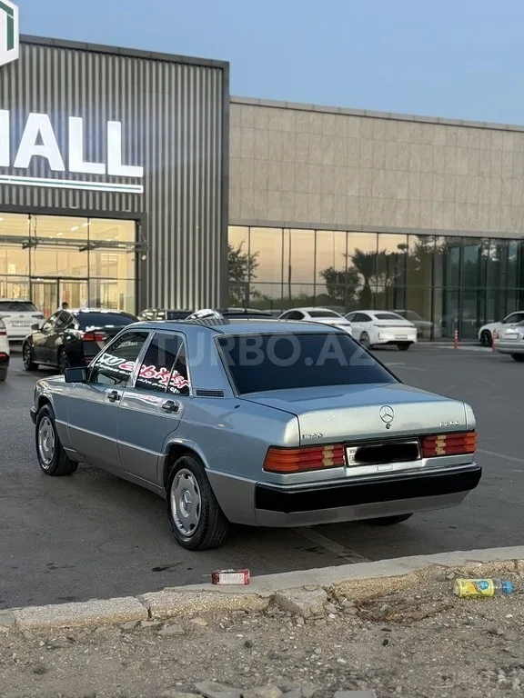 Mercedes 190 — foto 4/4