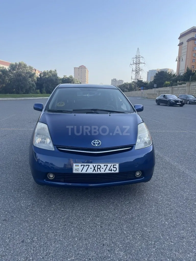 Toyota Prius — foto 1/4