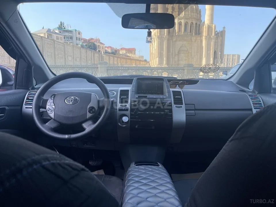 Toyota Prius — foto 2/4