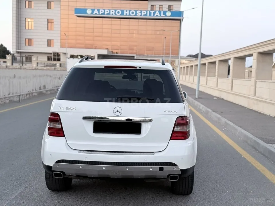 Mercedes ML 350 4MATIC — foto 3/4