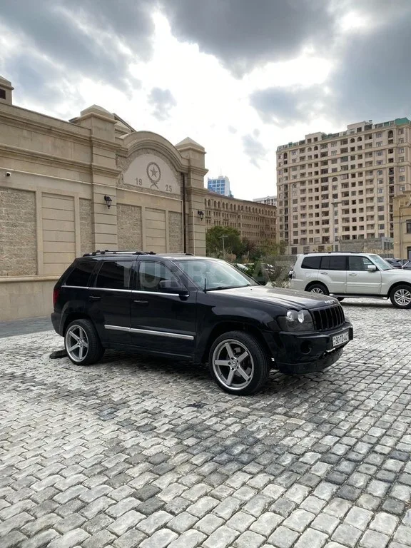 Jeep Grand Cherokee — foto 2/4