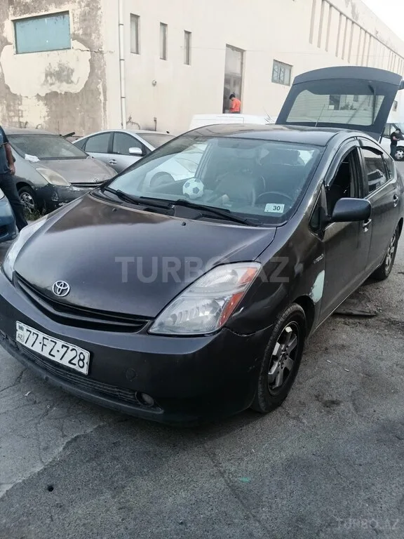 Toyota Prius — foto 3/4