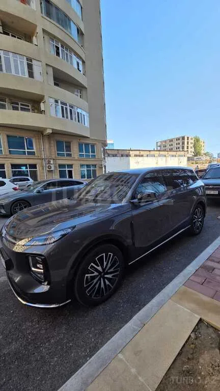Changan Qiyuan Q07 — foto 2/4